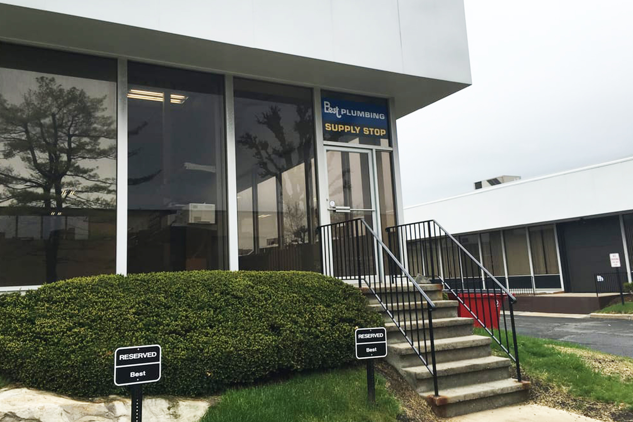 image of best plumbing supply stop exterior